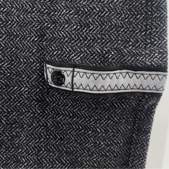 Lululemon Scarf Wrap Shrug Heathered Black Grey - Picture 7 of 8